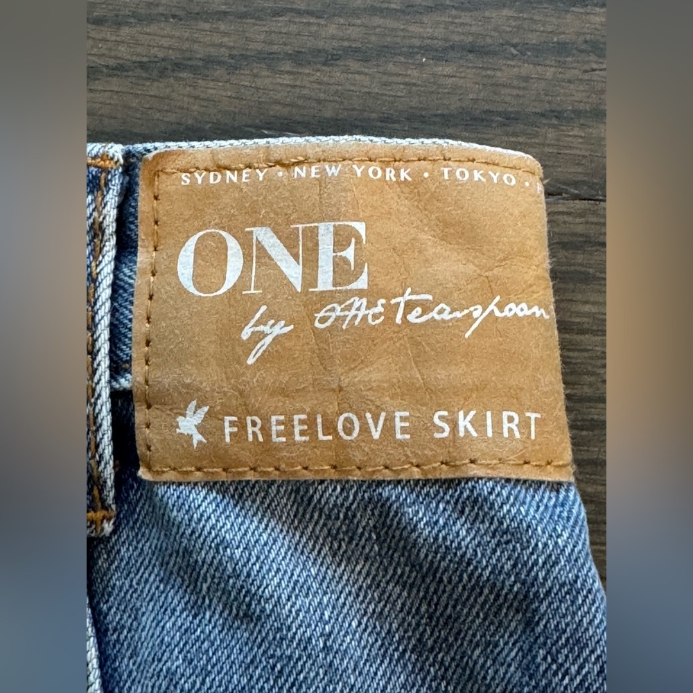 One Teaspoon Blue Distressed Denim Pencil Skirt 24 EUC - Picture 3 of 6